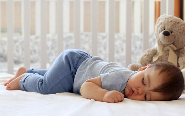 tư thế ngủ của trẻ ảnh hưởng đến chiều cao trong tương lai